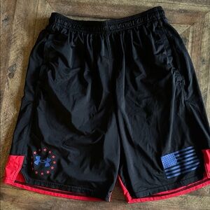 Under Armour Men's Black and Blue Athletic Shorts Medium